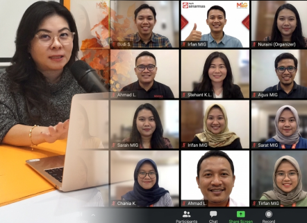 Hybrid training marketing menjadi solusi efektif bagi siapa saja yang ingin belajar strategi pemasaran secara praktis, karena metode ini menggabungkan pembelajaran online dengan coaching langsung dari mentor berpengalaman sehingga peserta tidak hanya memahami teori, tetapi juga mampu mengimplementasikan strategi marketing secara nyata untuk meningkatkan penjualan dan membangun brand yang lebih kuat di era digital.